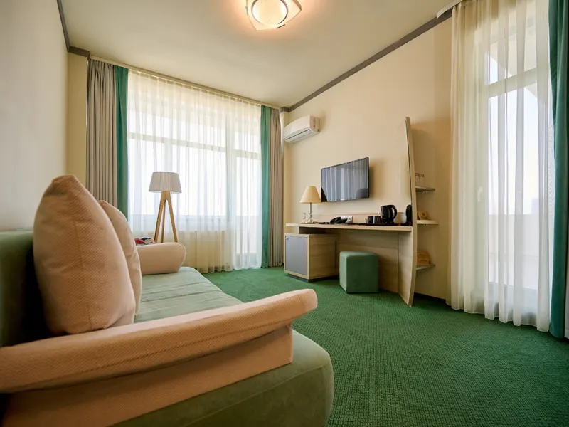 Apartament cu balcon si vedere catre mare, Hotel Malibu Mamaia, foto 4