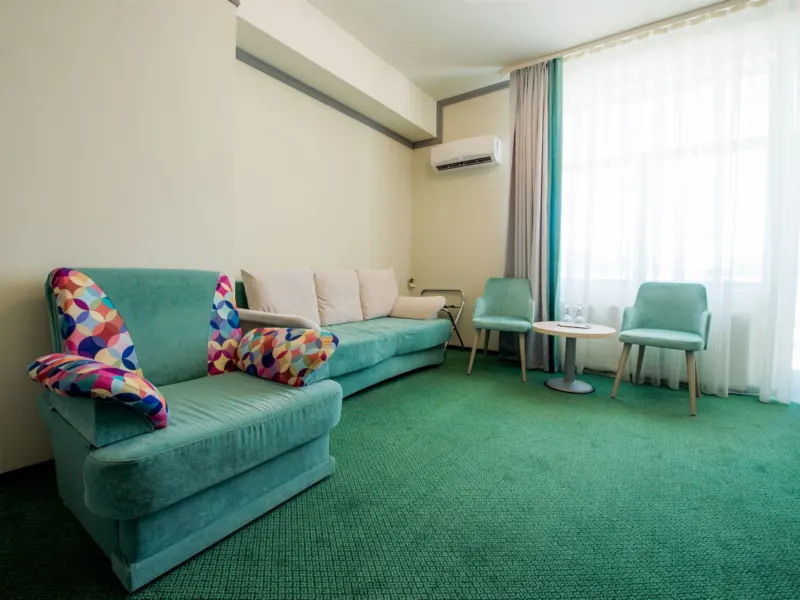 Apartament cu balcon si vedere catre oras, Hotel Malibu Mamaia, foto 1