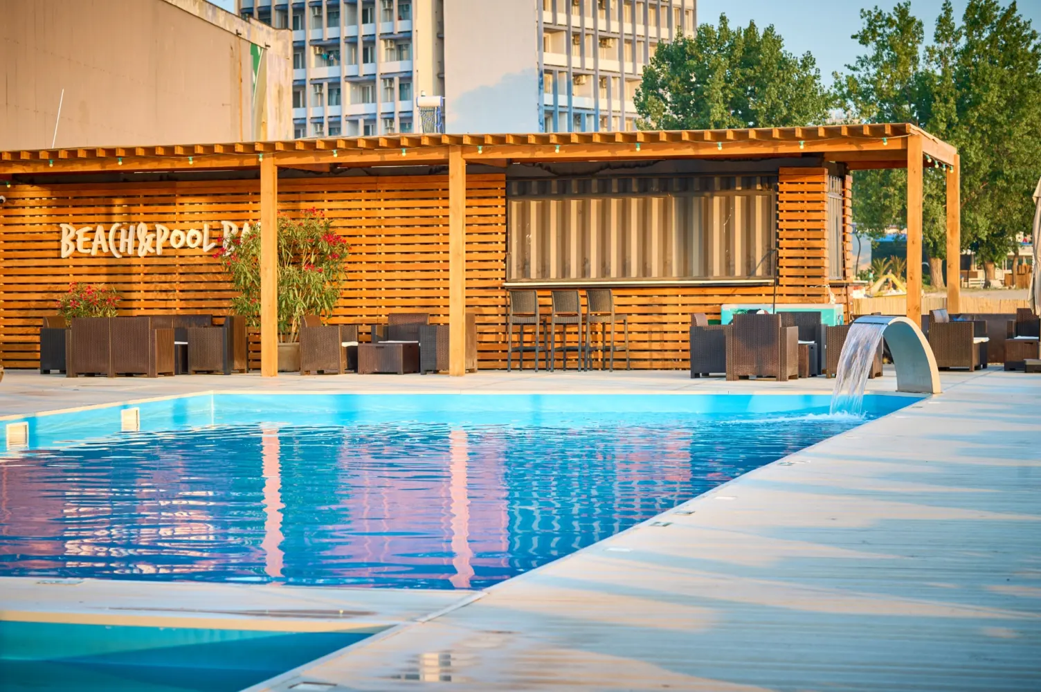 Piscină în aer liber pentru relaxare, Hotel Malibu Mamaia